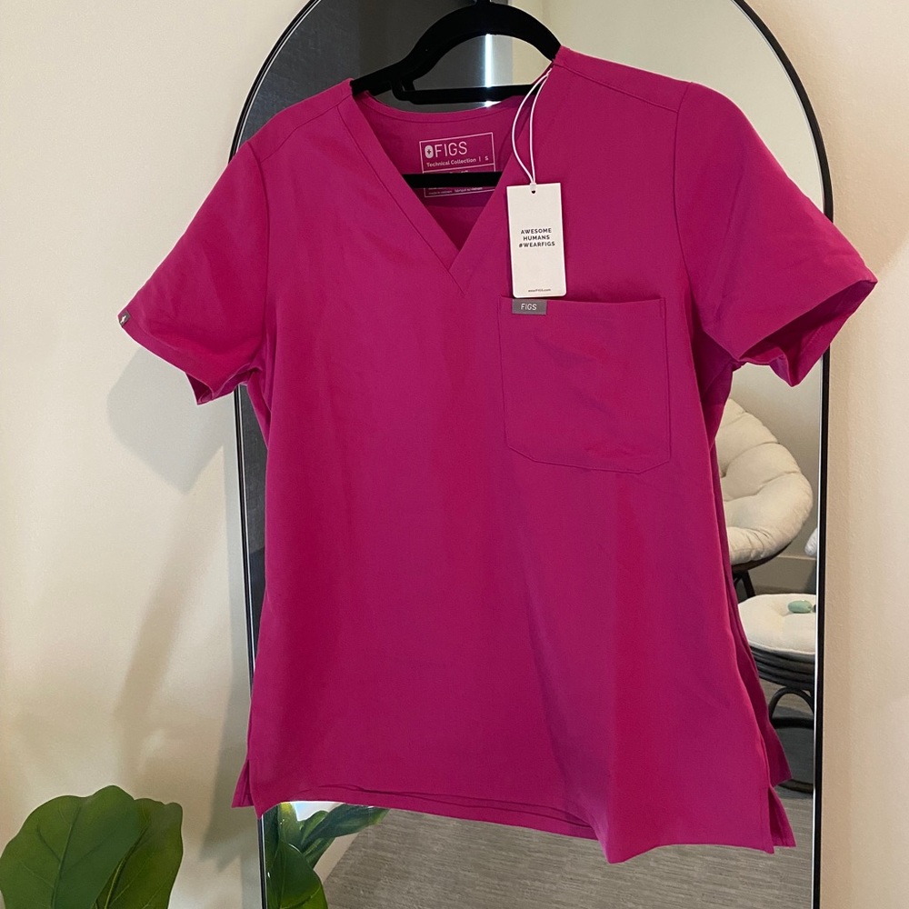 FIGS Women’s Raspberry Sorbet Catarina One-Pocket Scrub Top- Small